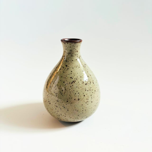 Mid 20th Century Speckled Floral Pottery Bud Vase by Takahashi For Sale - Image 5 of 9
