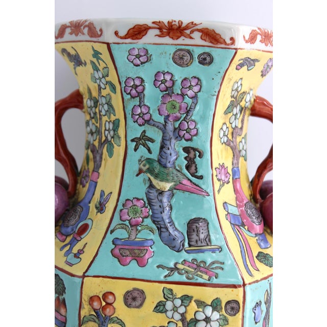 Antique Chinese Porcelain Hexagonal Vase, Famille Juane "Hundred Treasures" Rare For Sale In Dallas - Image 6 of 18