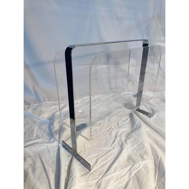 Mid-Century Modern Mid-Century Lucite and Chrome Magazine Rack For Sale - Image 3 of 9