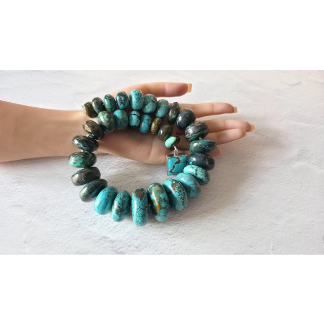 Blue Hubei Turquoise Beaded Necklace With Sterling Silver Turquoise Clasp, 18.5" For Sale - Image 8 of 11