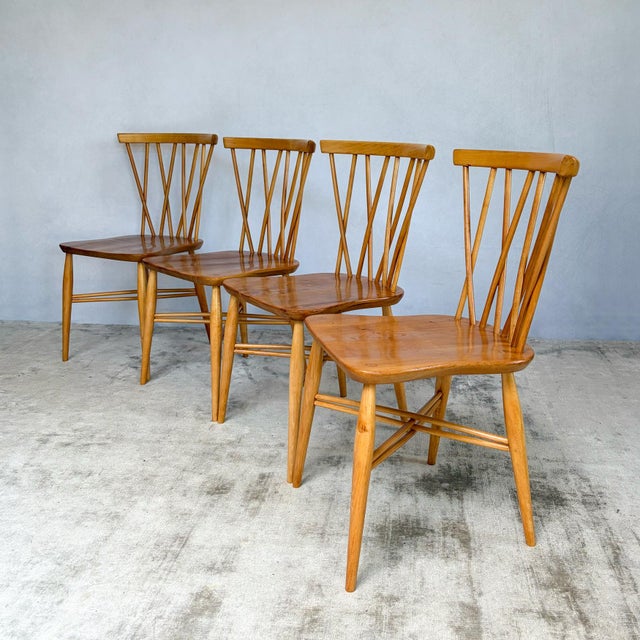Ercol Candlestick Chiltern Elm and Beech Dining Chairs by Lucian Ercolani for Ercol, 1950s, Set of 4 For Sale - Image 4 of 14