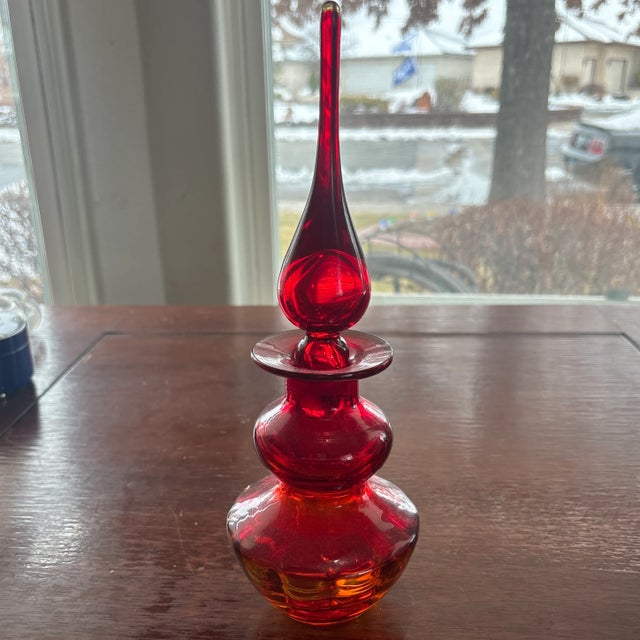 Mid Century Amberina Genie Bottle/Decanter With Flame Stopper For Sale - Image 4 of 4