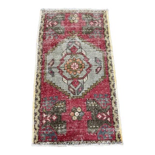 Turkish Yastik Rug 1'9" x 3'1" For Sale