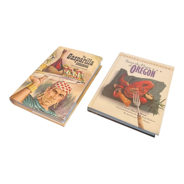 A Pair of Junior League Vintage Reginal Cookbooks From Tampa and Oregon - A Set of 2 For Sale