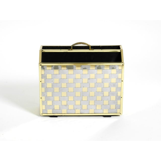 1980s Hollywood Regency Newspaper Rack in Brass and Wood, 1980s For Sale - Image 5 of 18