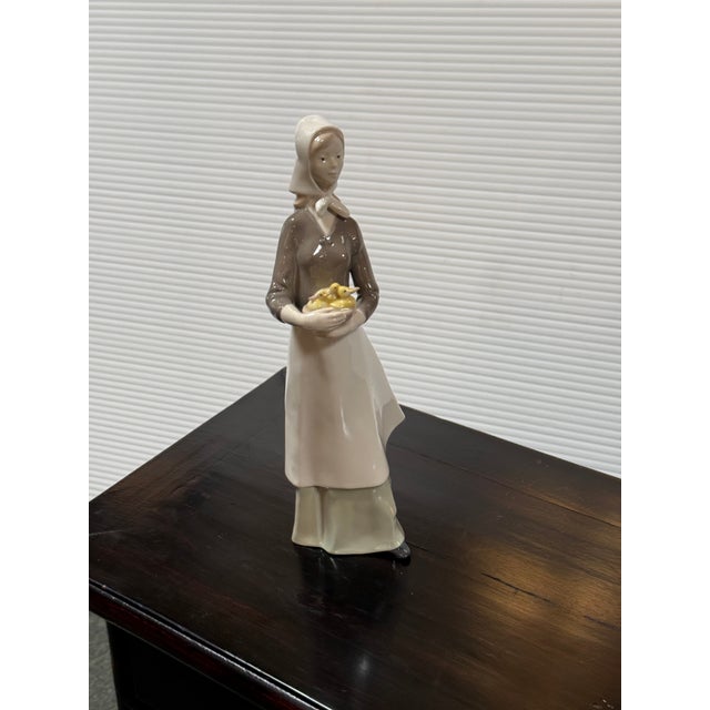 Ceramic Carl Scheidig Grafenthal Factory Girl Carrying Ducklings Porcelain Figurine, Signed For Sale - Image 7 of 12