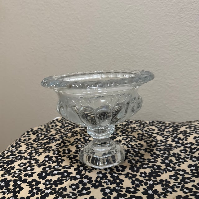 Transparent Vintage-Style Clear Glass Compote Pedestal Bowl For Sale - Image 8 of 10