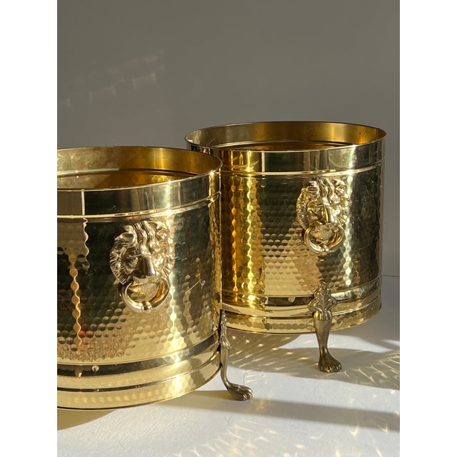 Pair of Large Vintage Brass Lion Head Planters, Attributed to Bristol Brass, Hollywood Regency For Sale - Image 11 of 15