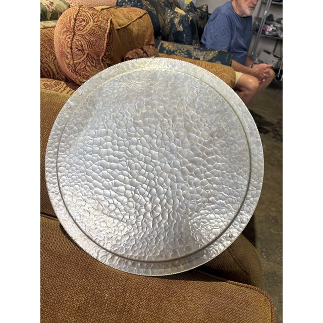 Mid-Century Modern 1940s Large Mid Century Modern Hammered Aluminum Serving Tray. Embossed Floral Center. Leaf Handles For Sale - Image 3 of 4