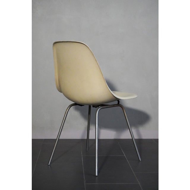 Ivory Vintage Cream Fiberglass Chairs by Charles & Ray Eames for Herman Miller, 1950s, Set of 2 For Sale - Image 8 of 18