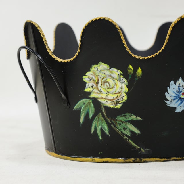 Metal Vintage Hand-Painted Floral Toleware Scalloped Planter – Black and Gold Metal Cachepot For Sale - Image 7 of 10