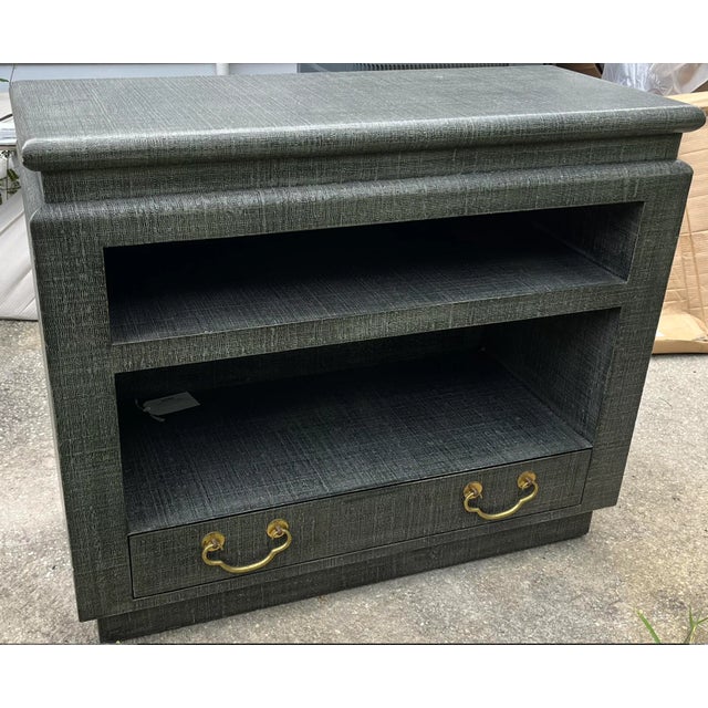 Mid 20th Century Pair of Karl Springer Style Lacquered Grasscloth Bedside Tables or Side Cabinets For Sale - Image 5 of 7