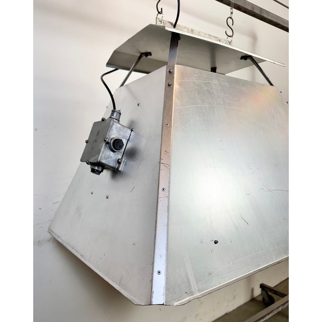 1970s Large Industrial Factory Pendant Lamp in Silver from Elektrosvit, 1970s For Sale - Image 5 of 18