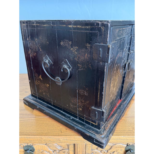 Antique Chinese Black Lacquer Jewelry Cabinet Gold Gilt Figural Chest For Sale - Image 4 of 11