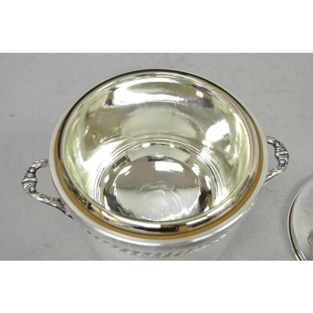 Vintage Sheffield Victorian Silver Plated Glass Lined Bar Ice Bucket W/ Lid For Sale - Image 11 of 15