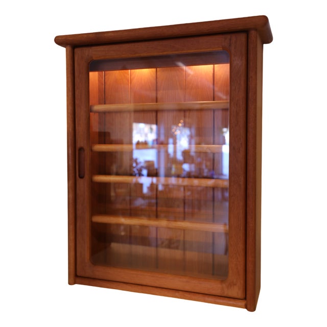 Vintage Danish Illuminated Display Cabinet in Teak from Dyrlund, 1960s For Sale