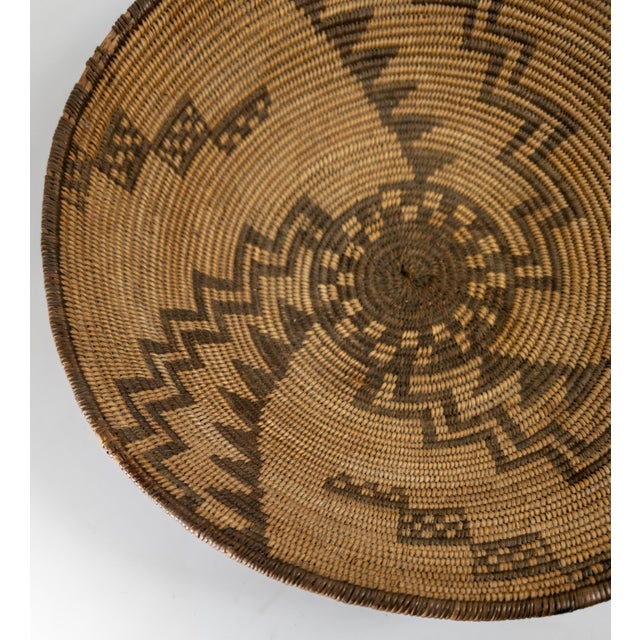 Tribal Early 20th Century Native American Indian Western Apache Basket For Sale - Image 3 of 18