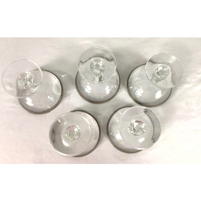 Fostoria Glass Company 1950s Fostoria “wedding Ring” Champagne High Sherbet, Platinum Rim Glass- Set of 5 For Sale - Image 4 of 8