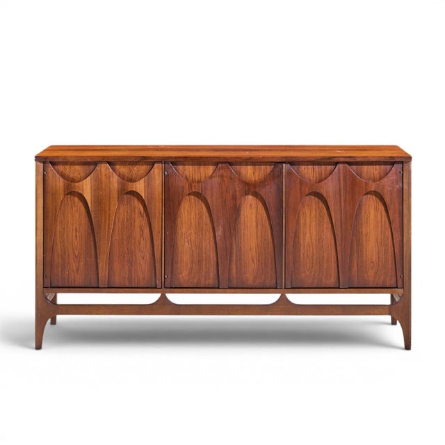 Broyhill Brasilia Mid Century Rosewood Credenza This credenza measures: 54 wide x 17 deep x 27.75 inches high ABOUT...