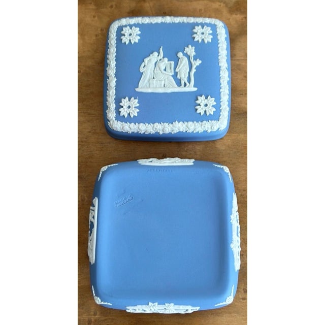 Mid to Late 20th Century Vintage Wedgwood Blue Jasperware Square Trinket Box For Sale In Los Angeles - Image 6 of 9