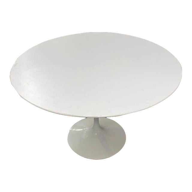 Knoll Saarinen Round Dining Table 47" — Authentic, White For Sale