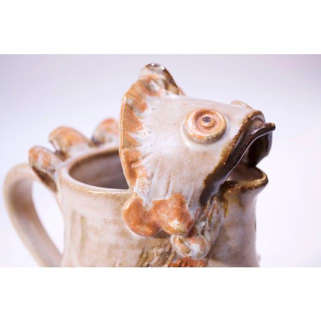 Mid-Century Modern 1976 American Studio Pottery 'Fish' Pitcher Signed Rush For Sale - Image 3 of 13