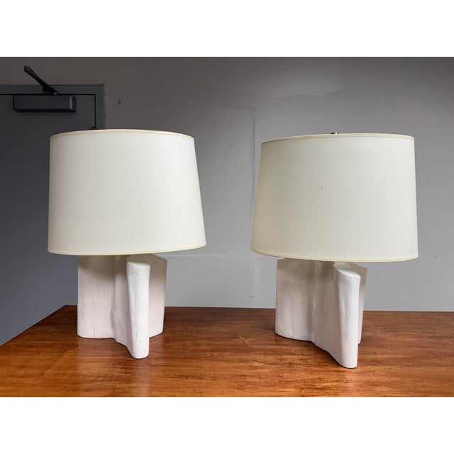 Design Plus Gallery presents a pair of Carmel Table Lamps by Thomas O'Brien from Visual Comfort. Each lamp showcases a...