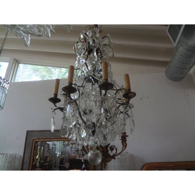 Baguès French Crystal and Bronze Chandelier Attributed to Maison Baguès For Sale - Image 4 of 12