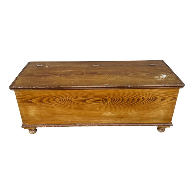 A Very Nice Antique Pennsylvania Paint Decorated Woodbox, 19th Century For Sale