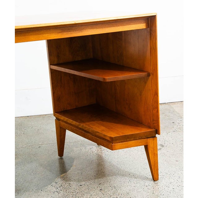 1960s Mid Century Modern Desk Blonde Shelf Maple Wood Heywood Wakefield Drawers Office For Sale In Sacramento - Image 6 of 12