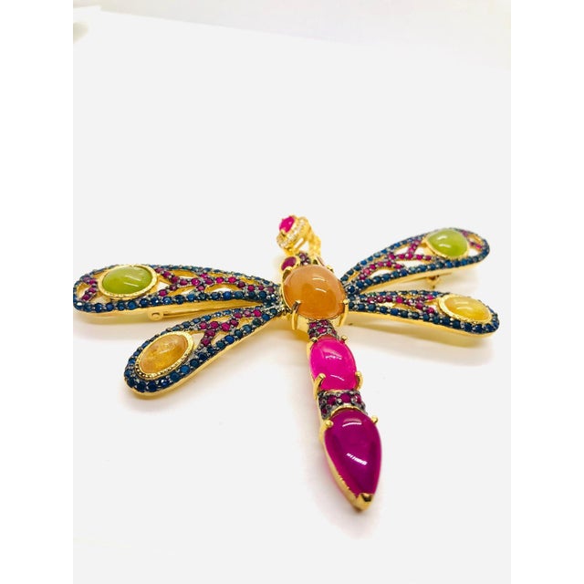 Bochic “Orient” Vintage Multi Color Fancy Sapphire & Ruby Brooch Set In 18K Gold For Sale - Image 4 of 9