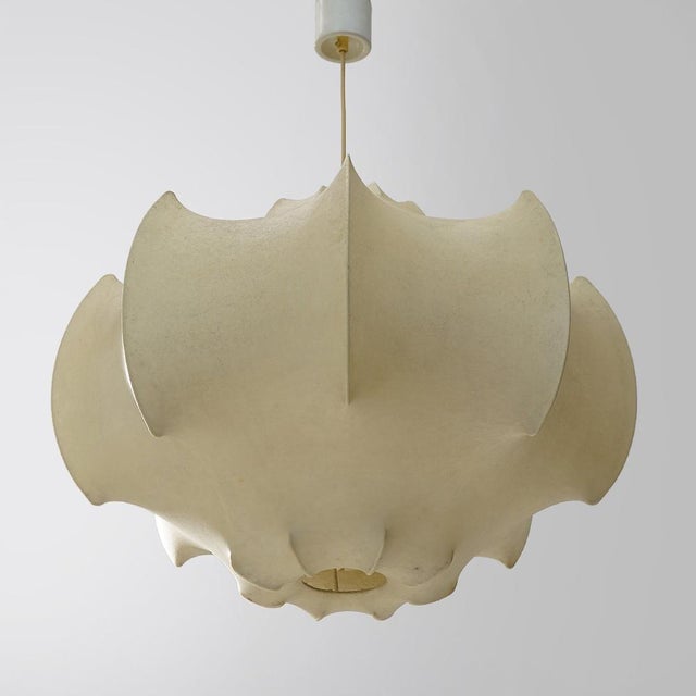 The Viscontea pendant lamp, designed by Achille and Pier Giacomo Castiglioni for Flos in 1960, emerged from one of the...