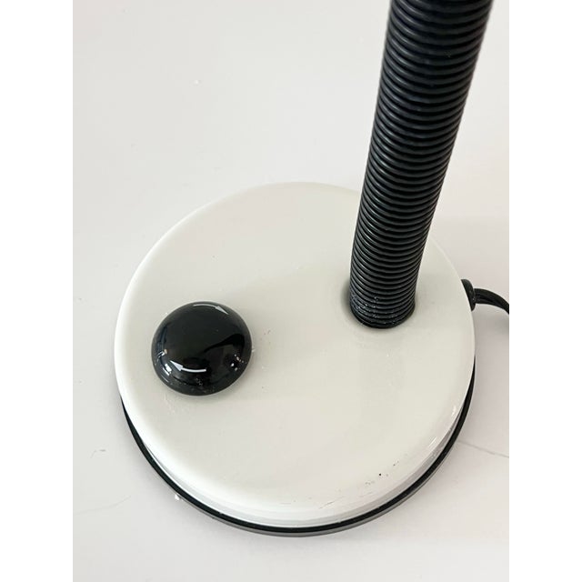 Gooseneck 80's desk lamp in white, works great. Perfect vintage condition. Includes bulb. Please see pic of slight scratch...