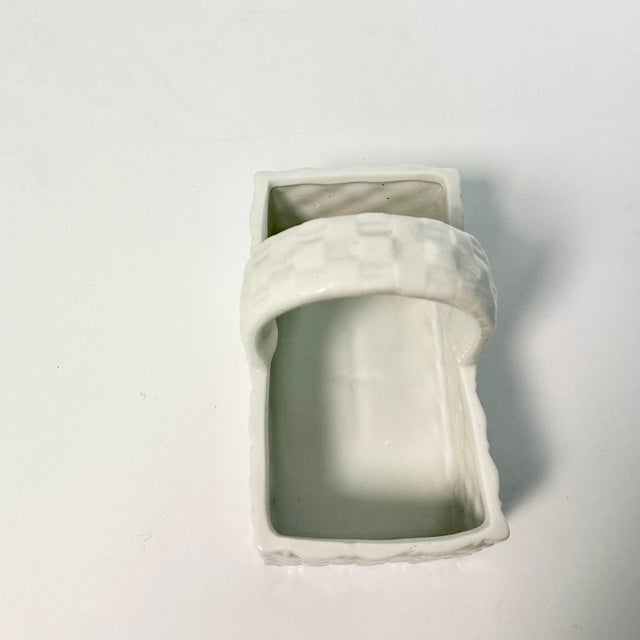 White 1980s Coastal Hollywood Regency Ceramic Faux Wicker Basket Jelly Bean Bowl - Easter. For Sale - Image 8 of 10