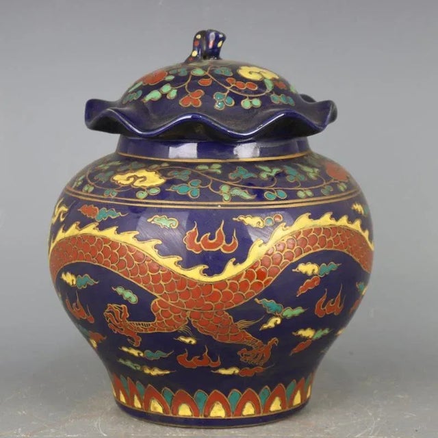Chinese Vintage Ceramic Pot,Ming Dynasty Xuande Marked Blue Ground Famille Verte Porcelain Lid Jar Hand Painted Cloud and Dragon Pattern For Sale - Image 4 of 9