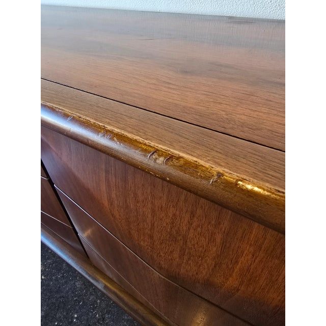 Brown United Furniture Walnut Diamonds Long Dresser MCM Vintage For Sale - Image 8 of 11