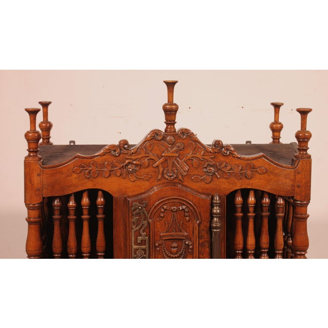 Magnificent Provençal bread box, entirely made of solid walnut, dating from the 18th century. A very beautiful piece of...