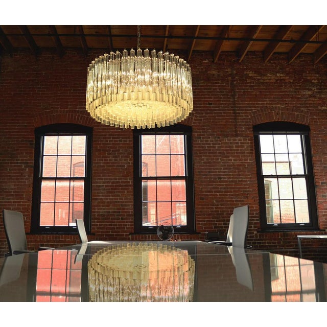 Mid-Century Italian Triedri Chandeliers in Murano Glass, Set of 2 For Sale - Image 6 of 18