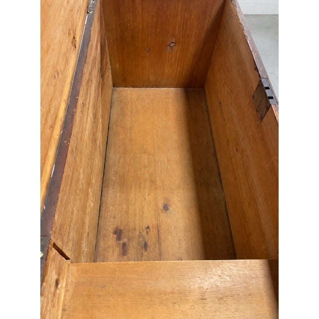 Shaker Style Antique Wooden Pine Blanket Chest, C. 1800's For Sale - Image 9 of 15