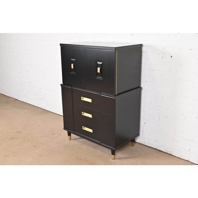 Mid-Century Modern John Widdicomb Hollywood Regency Campaign Black Lacquered Gentleman's Chest, Newly Refinished For Sale - Image 3 of 12