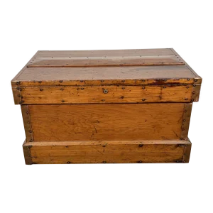 Early 20th Century Antique Hand Crafted Lift Top Carpenters Storage Chest