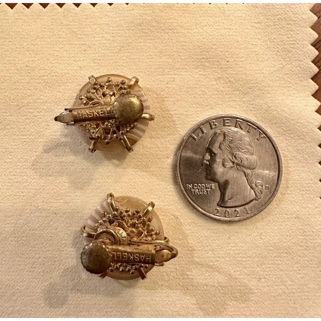 1940s Miriam Haskell Striped Agate Screw Back Button Earrings - 2 Pieces For Sale - Image 11 of 12