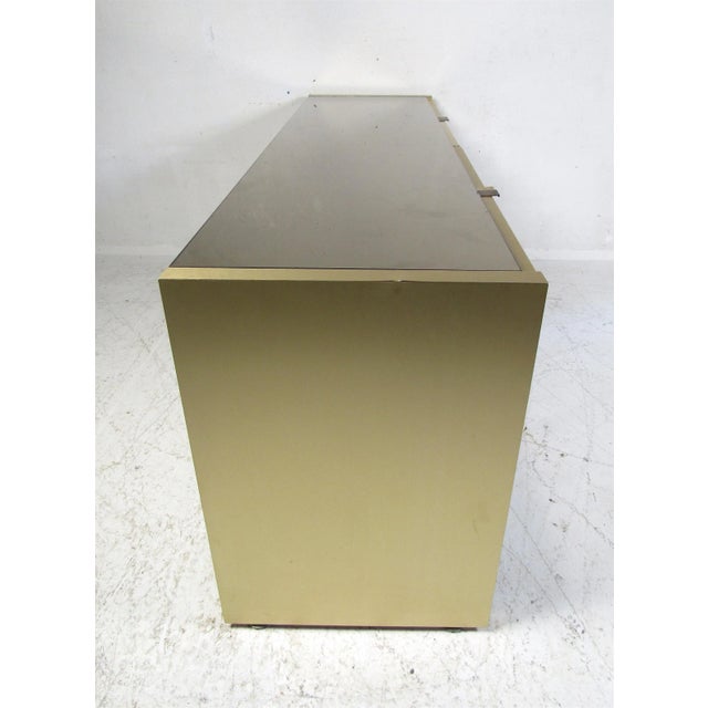 Metal 1980s Mid-Century Modern Mirrored Credenza For Sale - Image 7 of 12