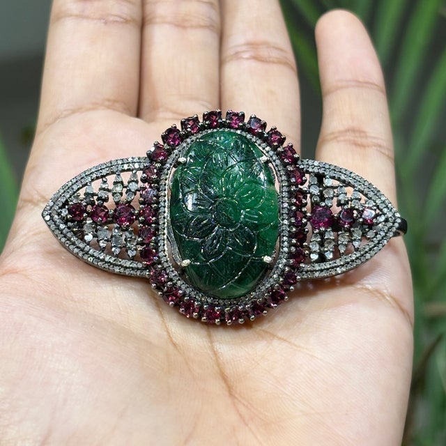 Not Yet Made - Made To Order Vintage Style Ornate 20 Ct Handcarved Emerald Ruby & Diamond Christmas Brooch Pendant For Sale - Image 5 of 15