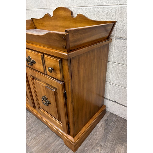 Vintage Garrison Furniture Company Early American Colonial Revival Dry Sink For Sale - Image 4 of 17