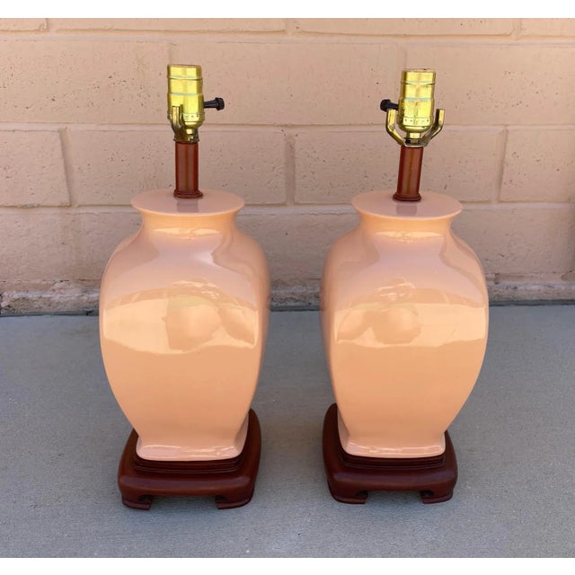 Mid-Century Modern Vintage Peach Colored Asian Ginger Jar Style Table Lamps-Pair For Sale - Image 3 of 8