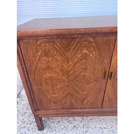 Mid-Century Modern Henredon Oak Cabinet, Mid-Century Design, Brass Knobs, 1963 For Sale - Image 3 of 15