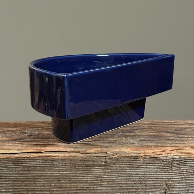 Blue Pair of Vintage Japanese Modernist Dark Blue Half Moon Ikebana Vases For Sale - Image 8 of 9