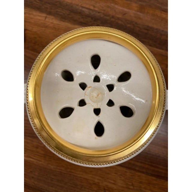 Ivory Early 20th Century Neoclassical Wedgwood Creamware Vase Urn For Sale - Image 8 of 11