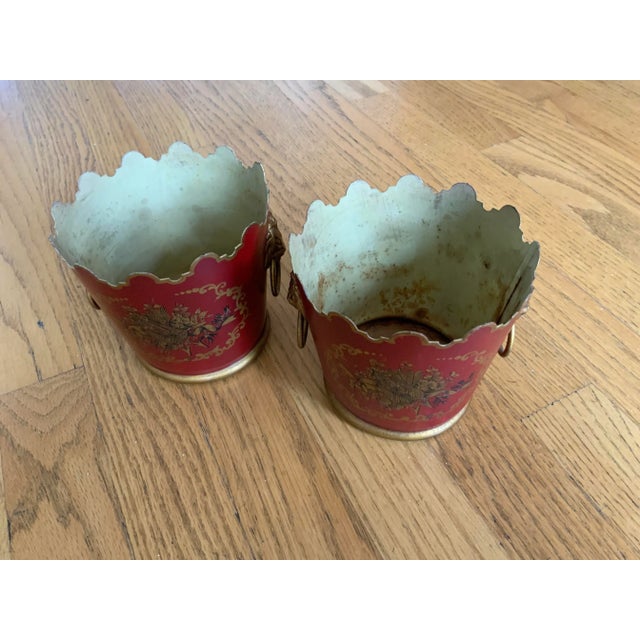 Early 20th Century Pair of Early 20th Century French Napoleon III Style Red and Gold Toleware Cachepots For Sale - Image 5 of 12